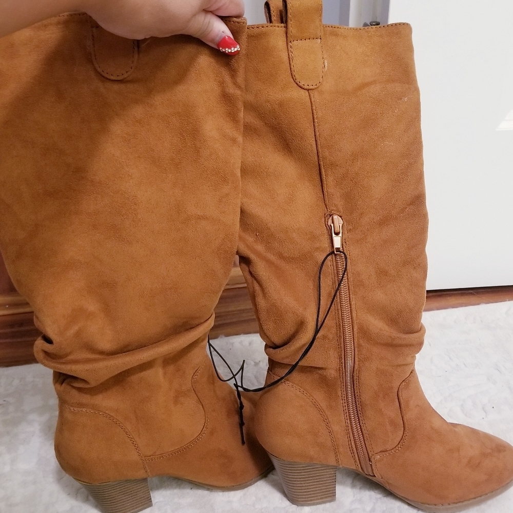 Tan Boots size 6  **NEW**
